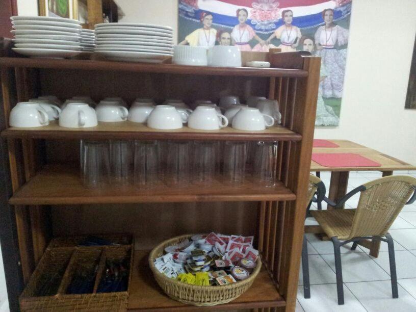 Hostal Casa Suiza อะซุนซิออง ภายนอก รูปภาพ