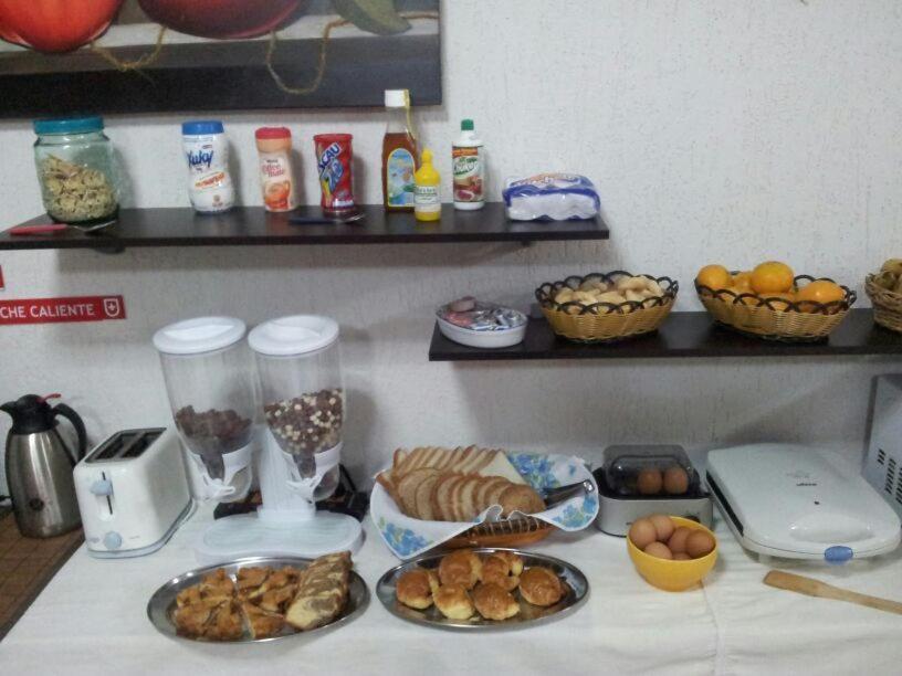Hostal Casa Suiza อะซุนซิออง ภายนอก รูปภาพ